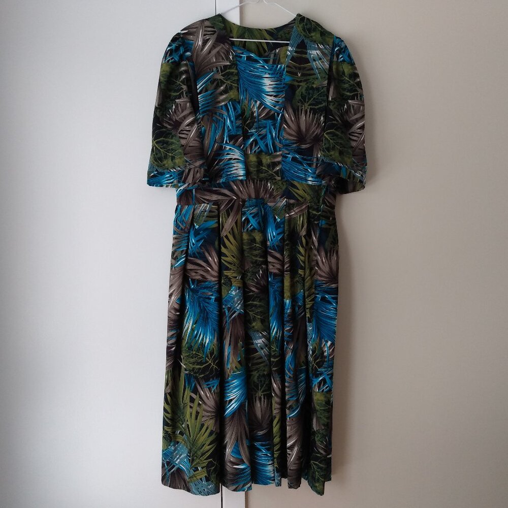 Hawaiian Tropical Dress 46" Bust 37.5" Waist Mennonite Cape Old Colony